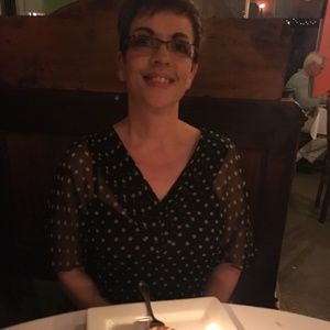 Meet your Posher, Simone